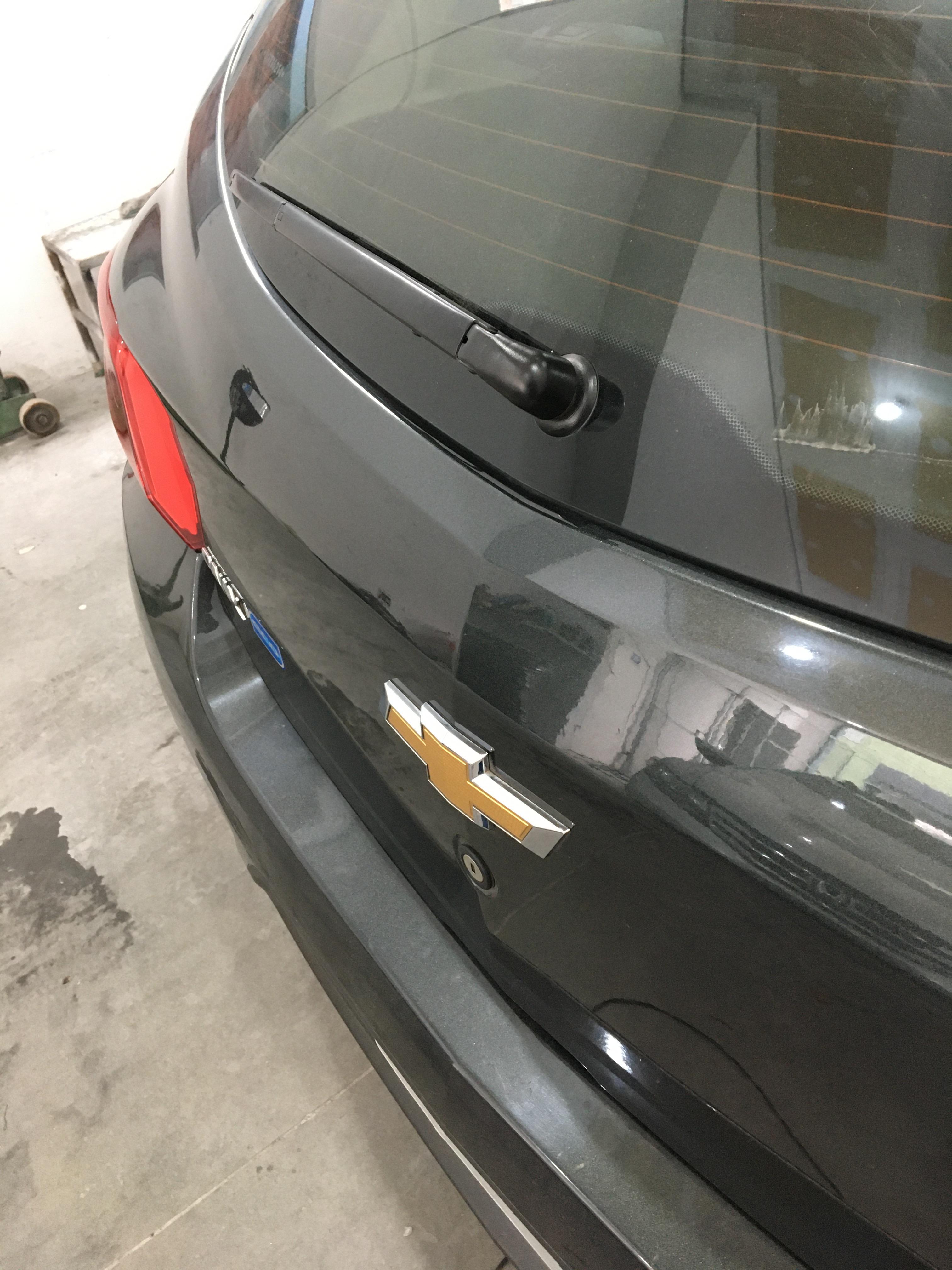 Depois - Imagem mostrando o antes e depois de um carro com amassados causados por batida - Martelinho de ouro em Cotia, Carapicuíba e região